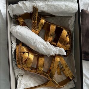 Gucci Gold Sandals Elegant Design